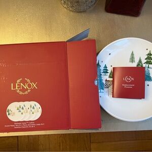 *New* Lenox Balsam Lane Winter Cabin Plates